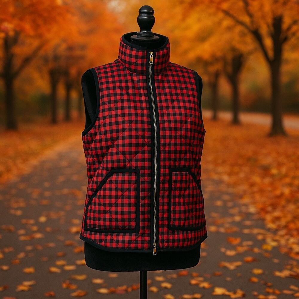 J.Crew Quilted Buffalo Check Vest Medium Red & Black Plaid Preppy Fall Layer